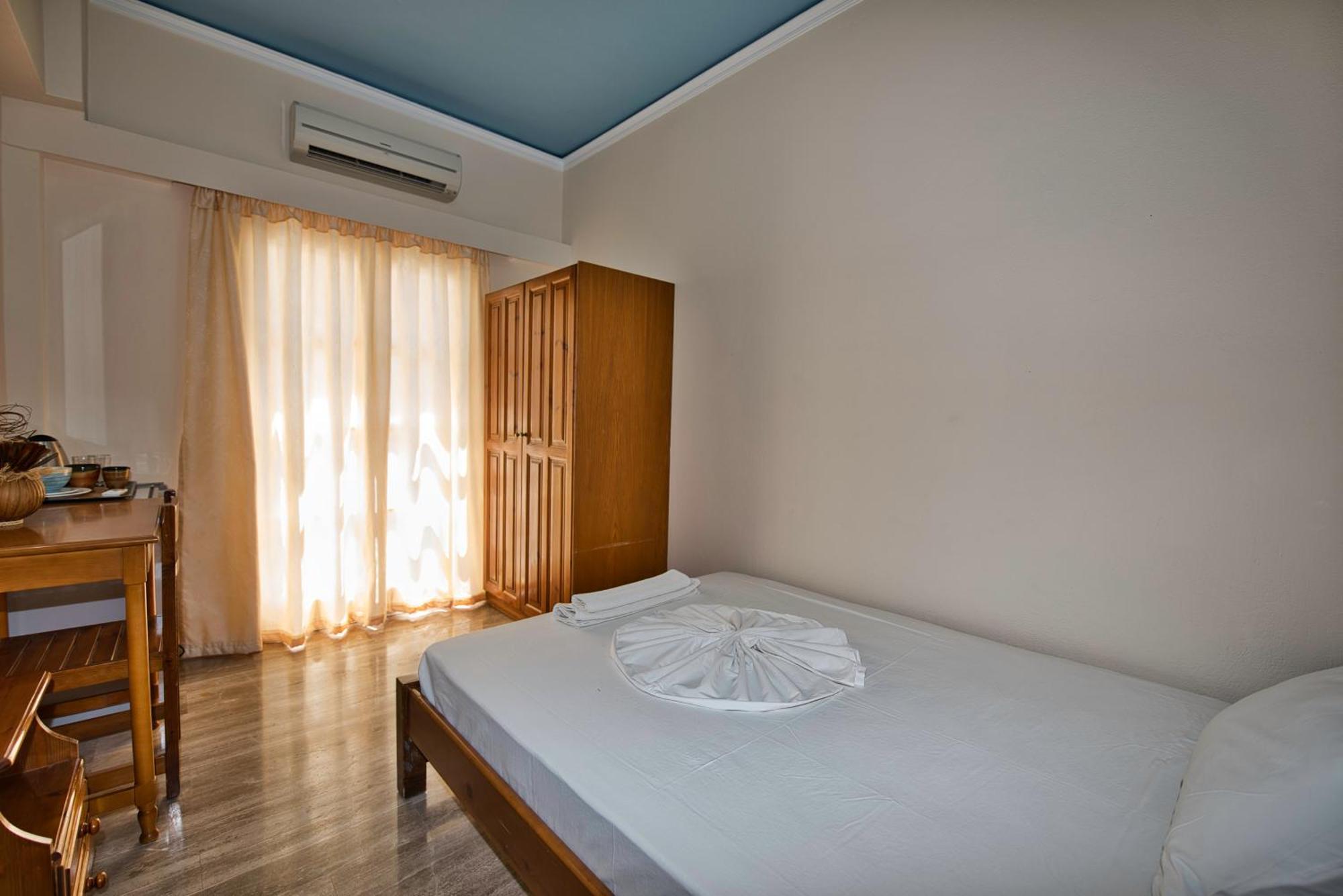 Villa Nikos Karamolegkos Kamari Luaran gambar