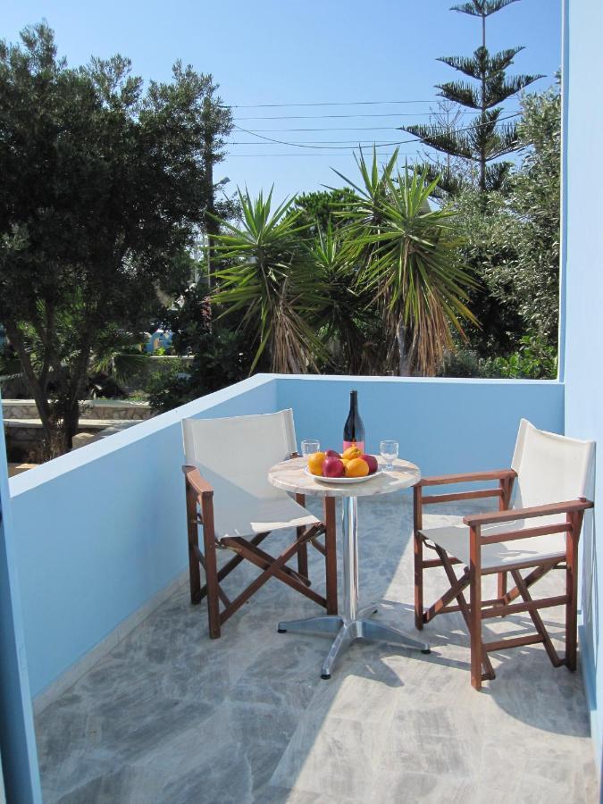 Villa Nikos Karamolegkos Kamari Bilik gambar